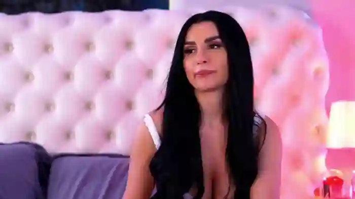 2025/04/23/flirt4free-isabelle-hunt-11-25-39