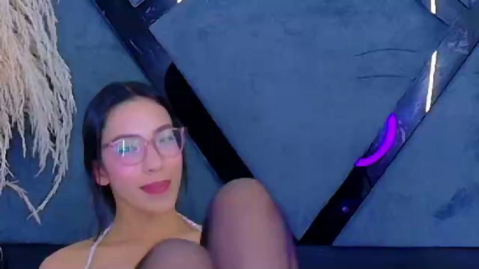 kylie-whitee