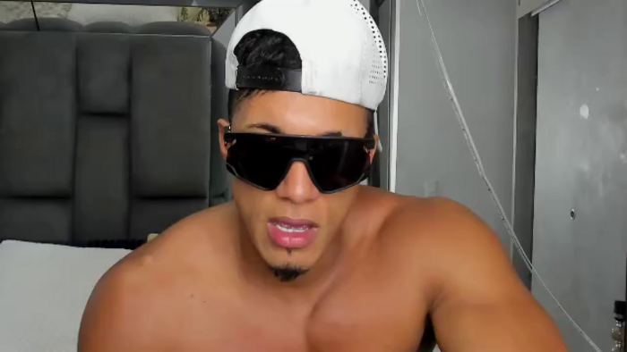 mat-strong