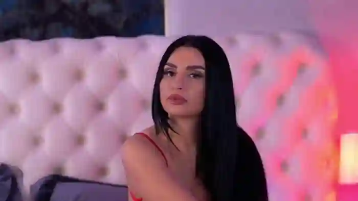 2025/04/27/flirt4free-isabelle-hunt-08-33-37