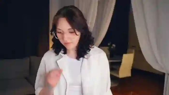 2025/05/05/flirt4free-glenna-hartshorn-10-18-00