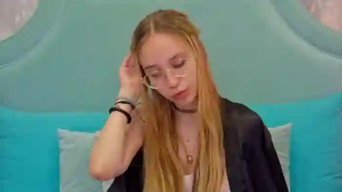 2025/05/05/flirt4free-lina-lewitt-23-11-23
