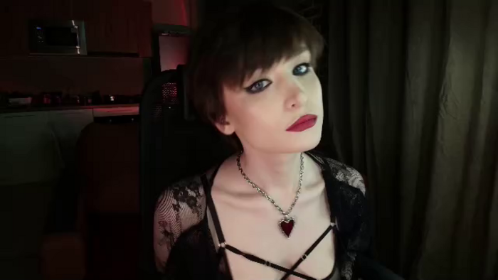 lucia-velvet