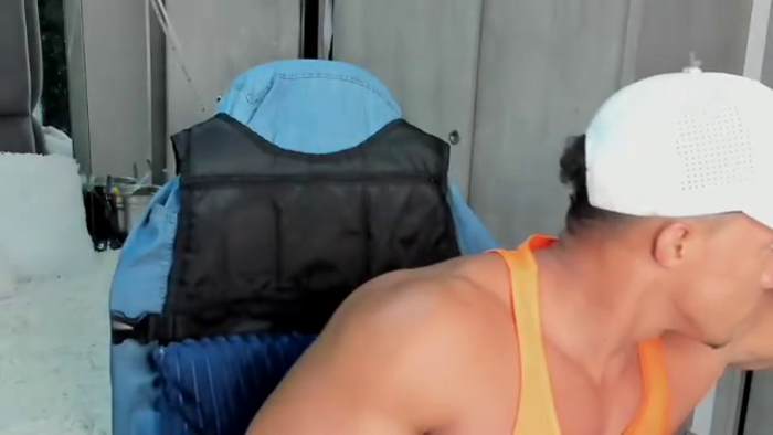mat-strong