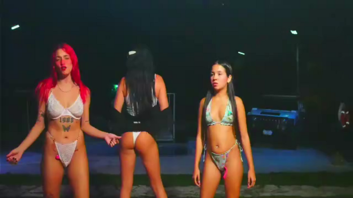 mansion-girls