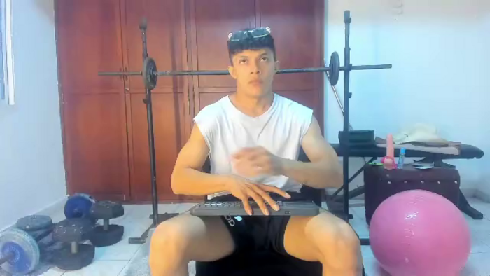 lucas-luxx