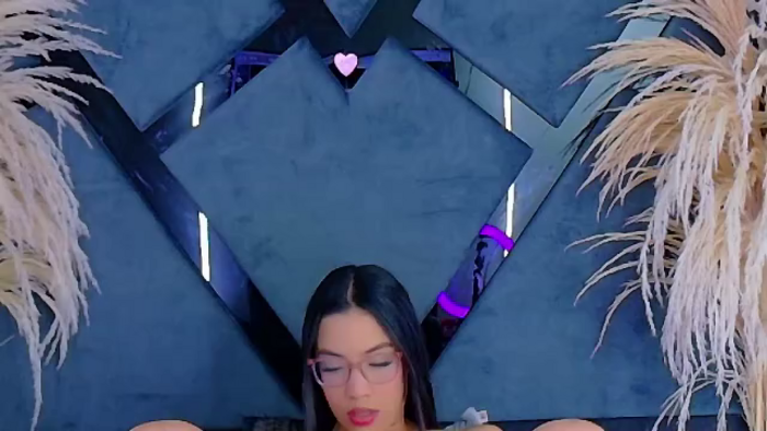 kylie-whitee