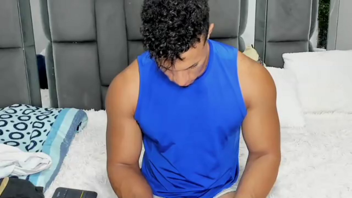 mat-strong