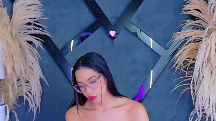 kylie-whitee