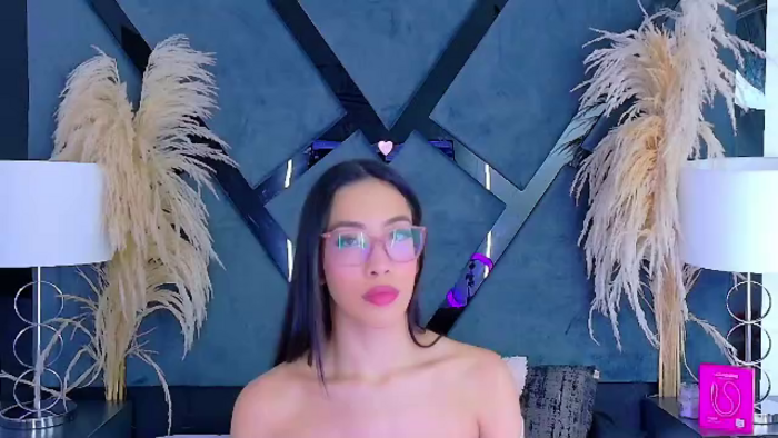 kylie-whitee