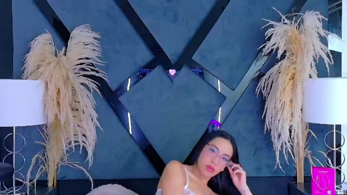 kylie-whitee