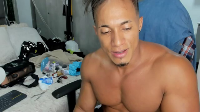 mat-strong