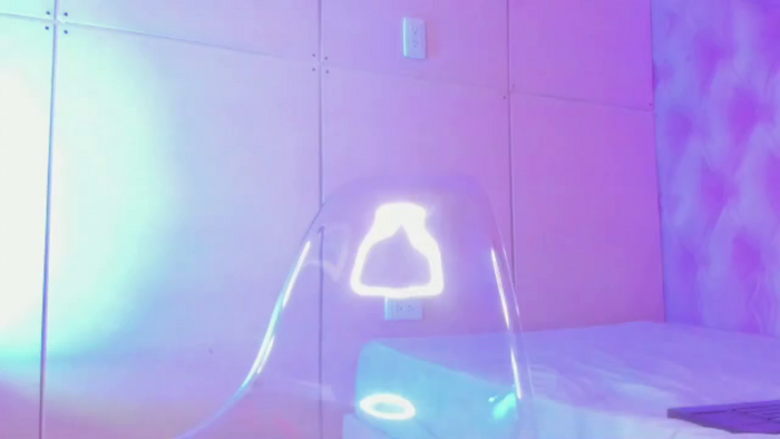 hylari-banks