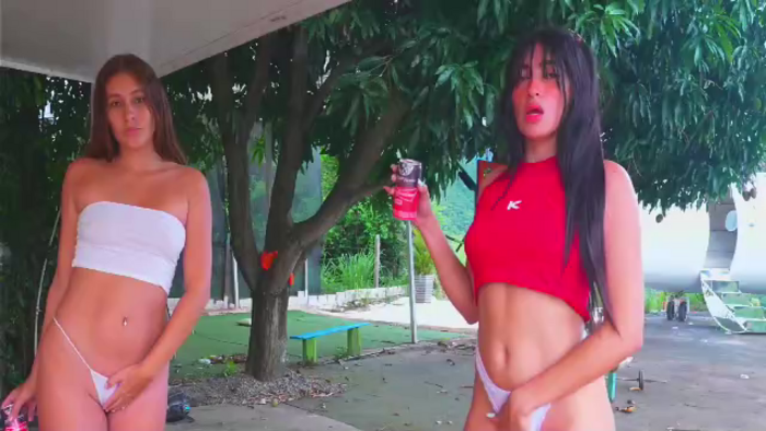 mansion-girls