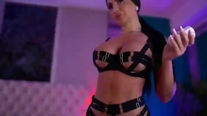2025/05/25/flirt4free-isabelle-hunt-09-01-34