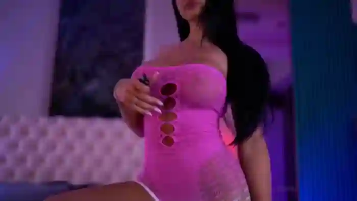 2025/05/26/flirt4free-isabelle-hunt-13-13-50
