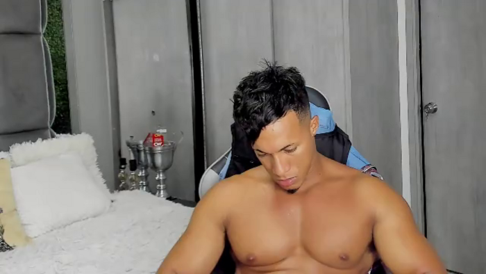 mat-strong