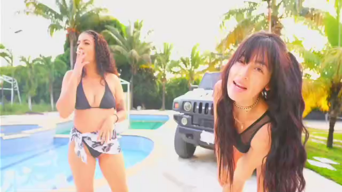mansion-girls
