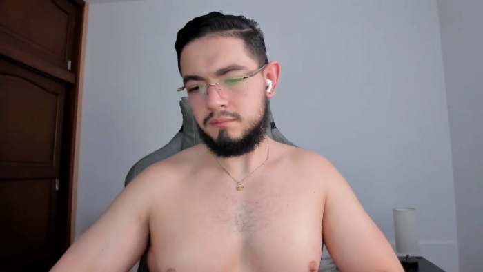 luigi-white