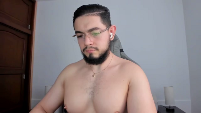 luigi-white