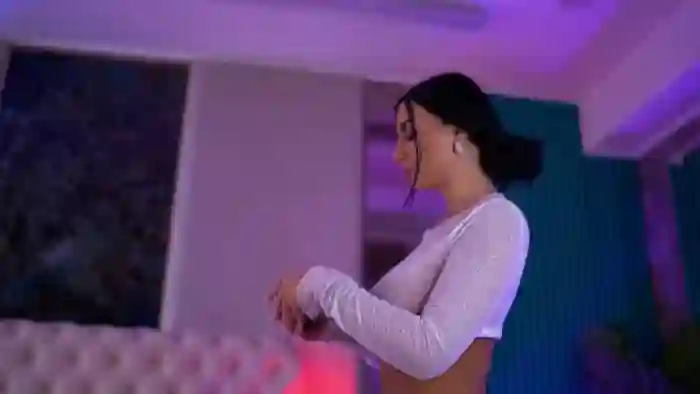 2025/05/31/flirt4free-isabelle-hunt-11-11-31