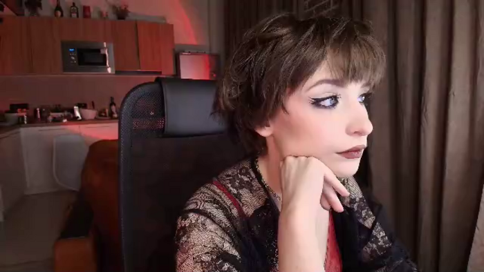 lucia-velvet