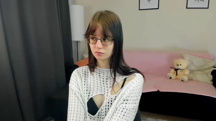 kira-novak