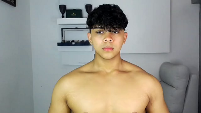 noah-prada