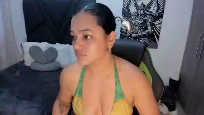 2025/06/06/flirt4free-julieth-taylorr-11-06-56