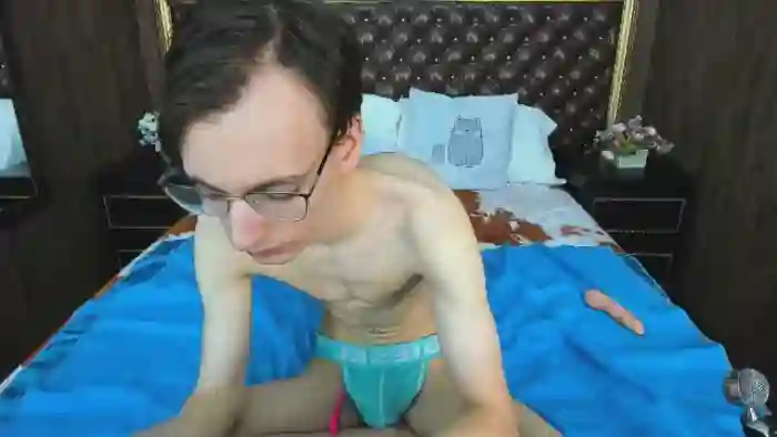 2025/06/06/flirt4free-liam-deily-13-00-43