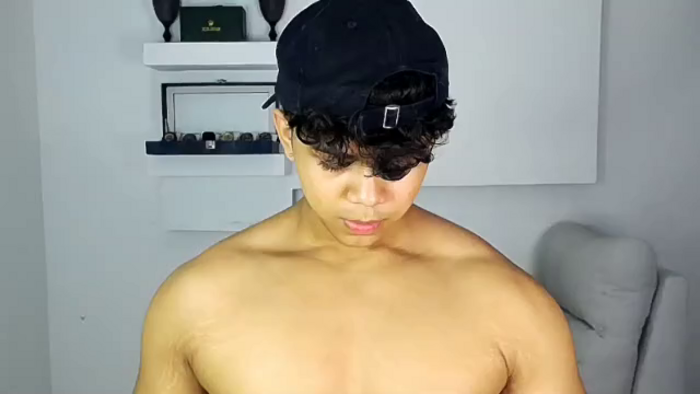 noah-prada