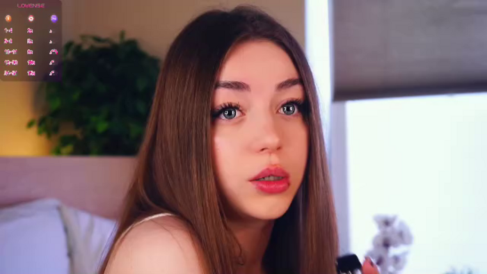 lois-below