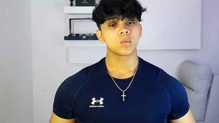 noah-prada