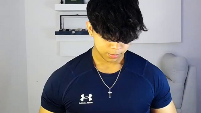 noah-prada