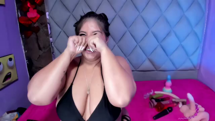 luisana-boobs