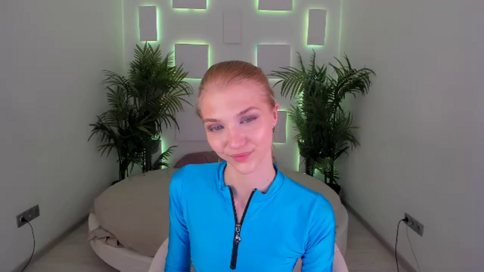chloe-lins