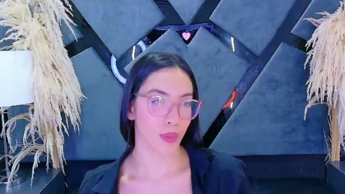 kylie-whitee