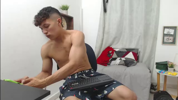 lucas-luxx