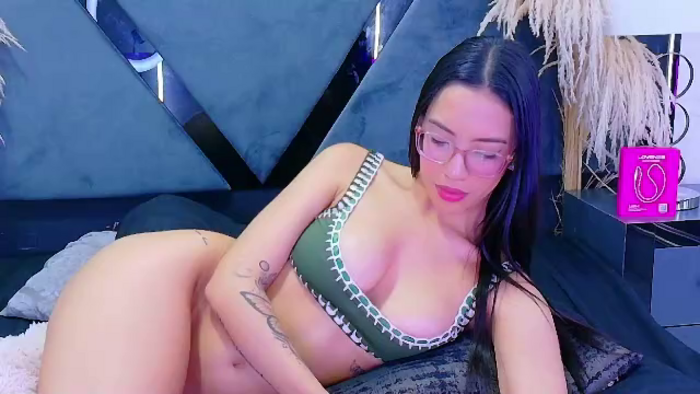 kylie-whitee