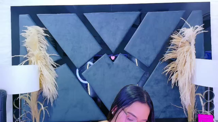 kylie-whitee