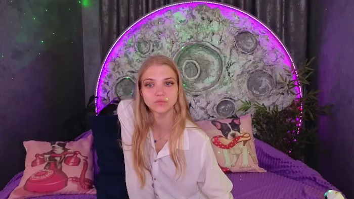 chloe-lins