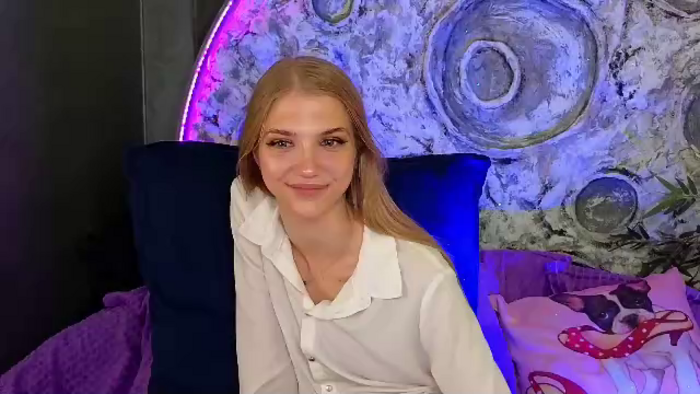 chloe-lins