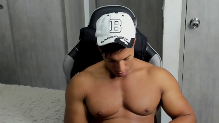 mat-strong