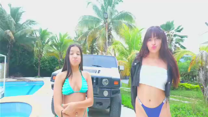 mansion-girls