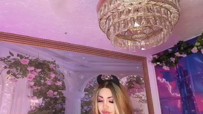 layla-watson