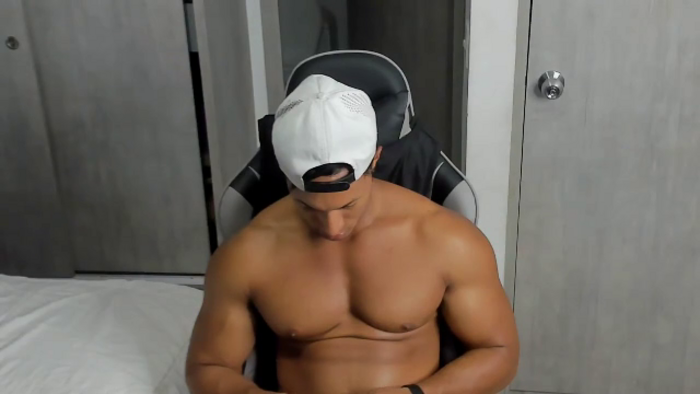 mat-strong