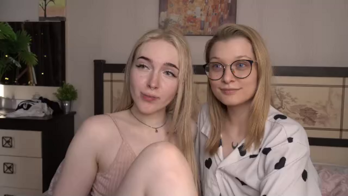 mae-beddingfield-and-sara-mauri