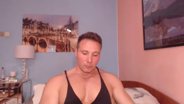 hunky-muscle