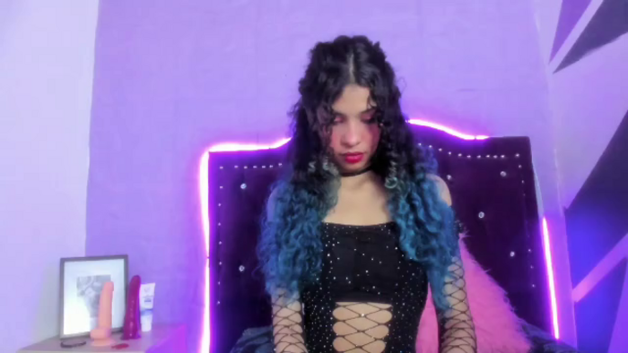 petite-ariana