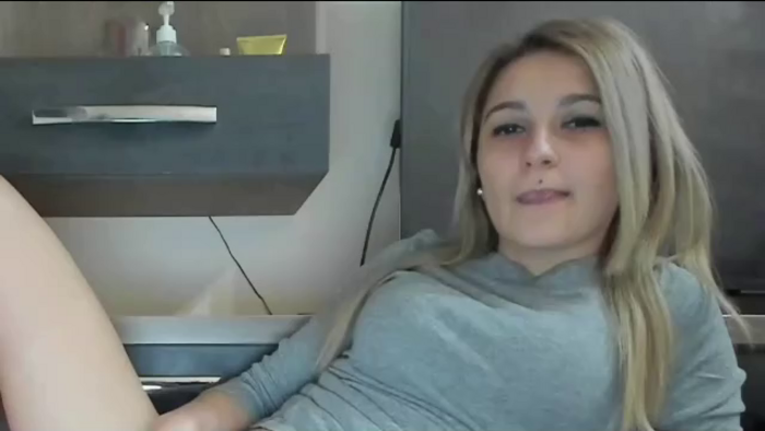 kelly-behind